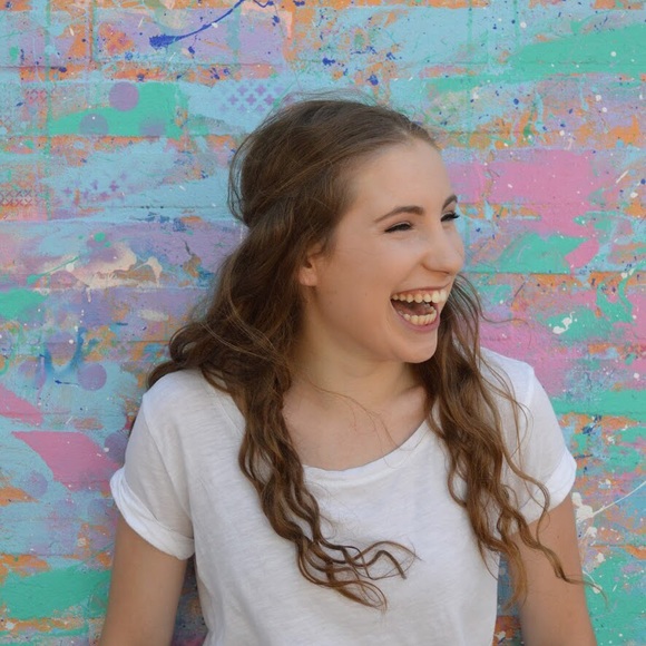 Meet your Posher, Shayna - Picture 1 of 1